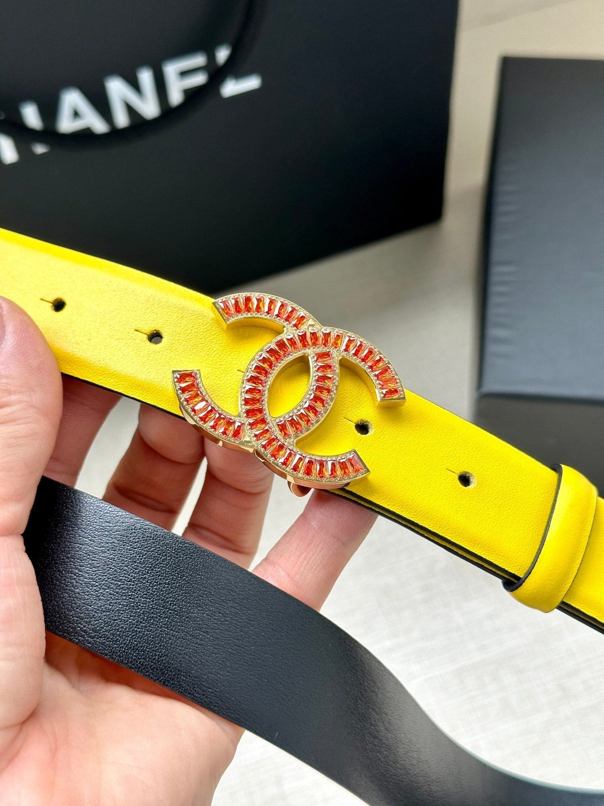 CHANEL 25S BELT 30 MM IN YELLOW CALFSKIN 616967